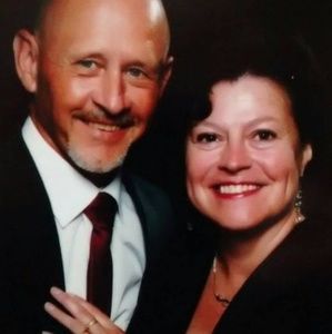 Meet your Posher, Lois